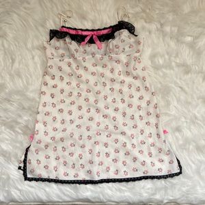 Betsey Johnson Floral Print Nightie - velcro in the back so is adjustable